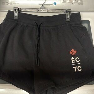 Lululemon team Canada relaxed fit high rise fleece shorts 4 inch size 10